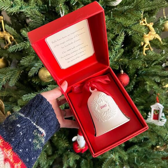 NEW in Box Hallmark 2007 White Porcelain Christmas Bell with Wreath Bow Ornament - Picture 1 of 9
